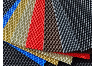 Tipuri de materiale covorașe auto